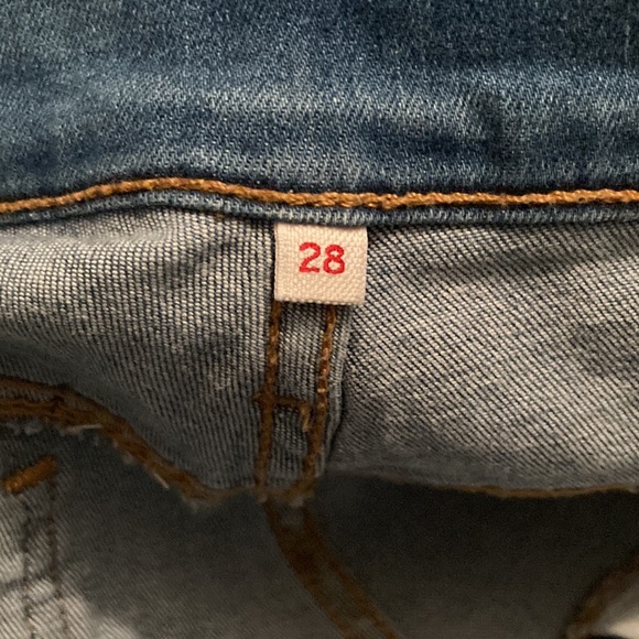 Levi shorts - Picture 3 of 3